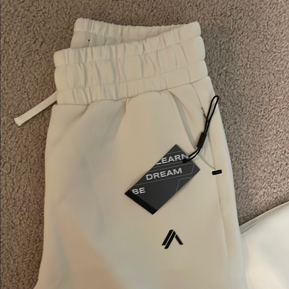 NWT alphalete Elements Relaxed Cuffed Jogger Pants - Picture 3 of 10